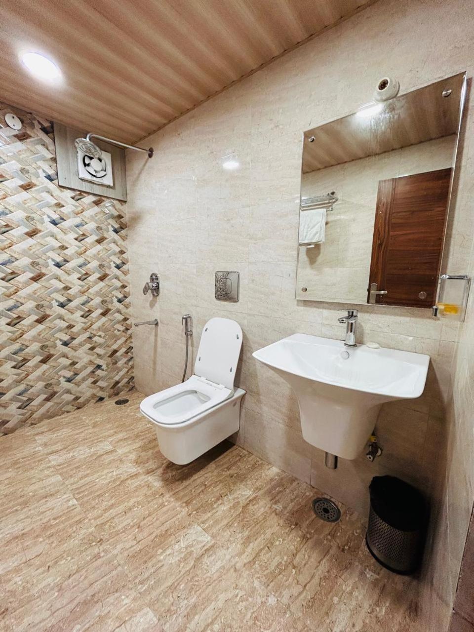Yog Maya Regency B&B Shimla Bagian luar foto